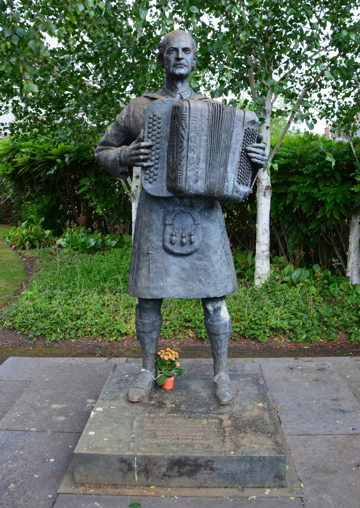 Jimmy Shand Statue 