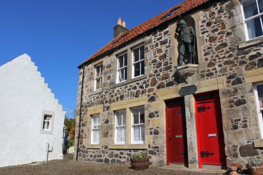 101 & 103 Robinson Crusoe Retreat Cottages