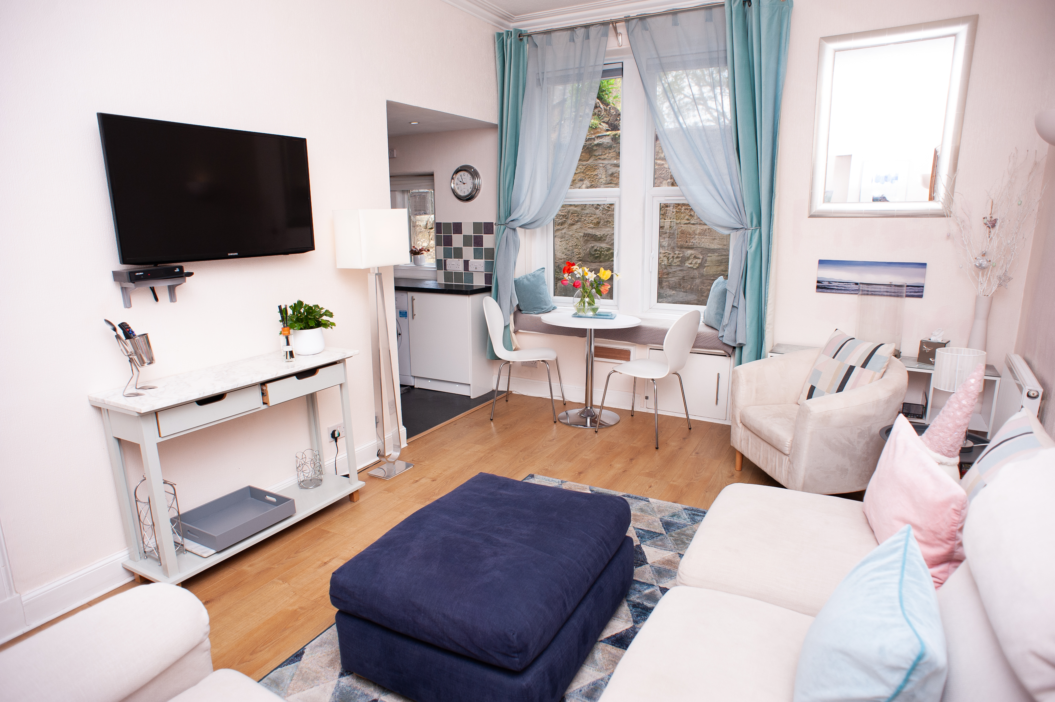 Bees Townhouse - Stay in Cupar 
