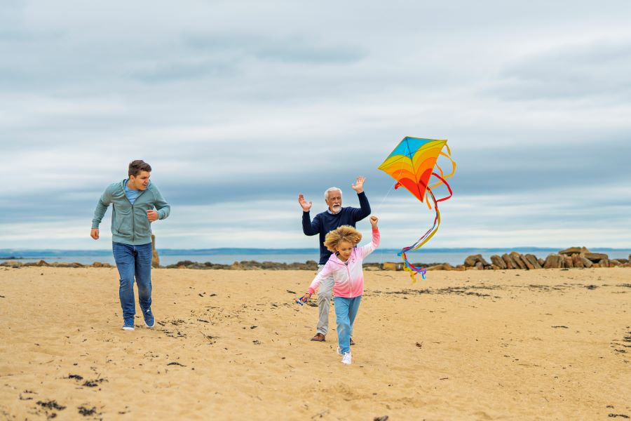 kingsbarns beach family