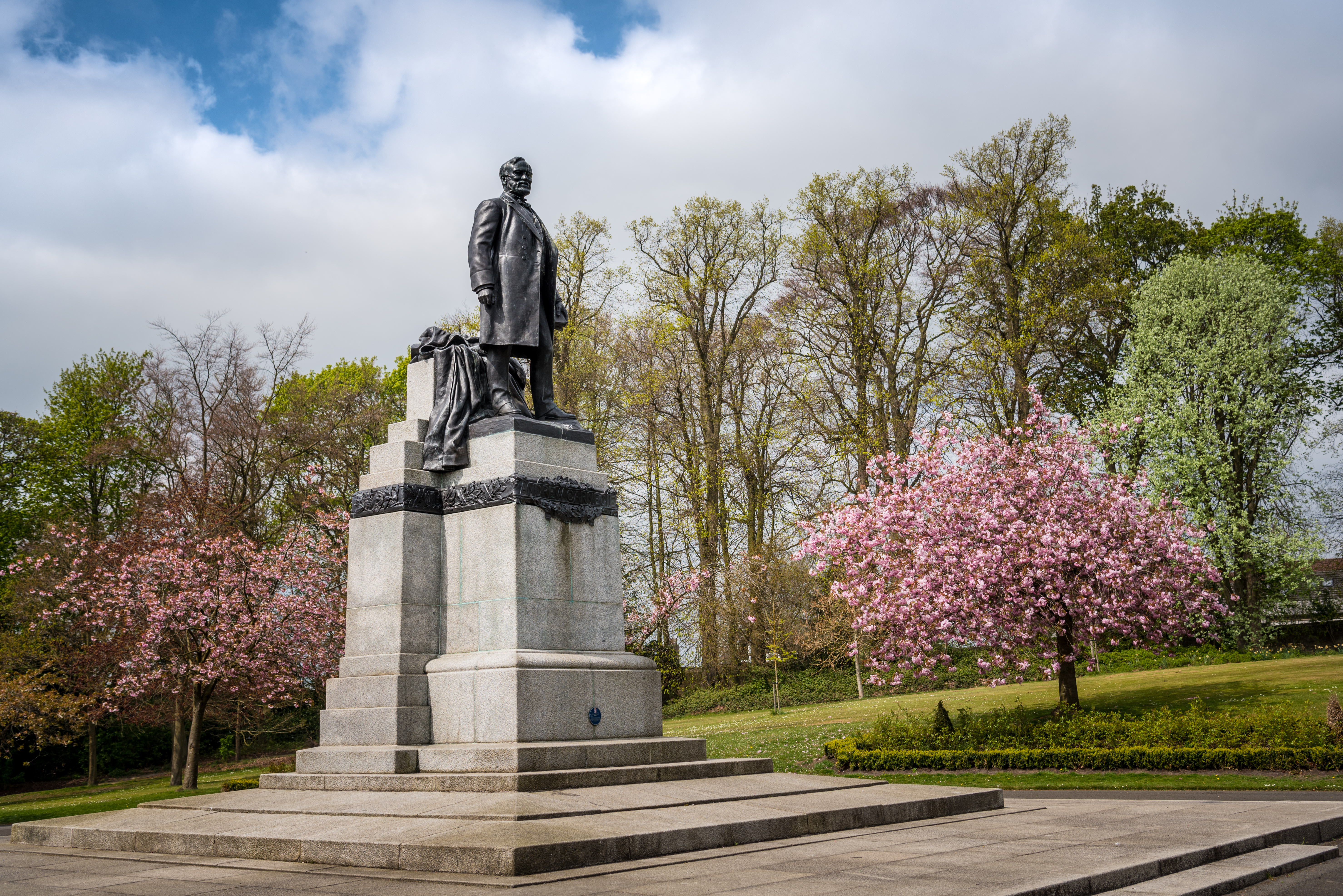 Dunfermline Self Guided Walking Tours 