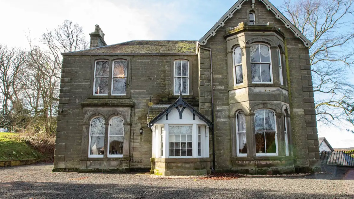 Newton Manor House 