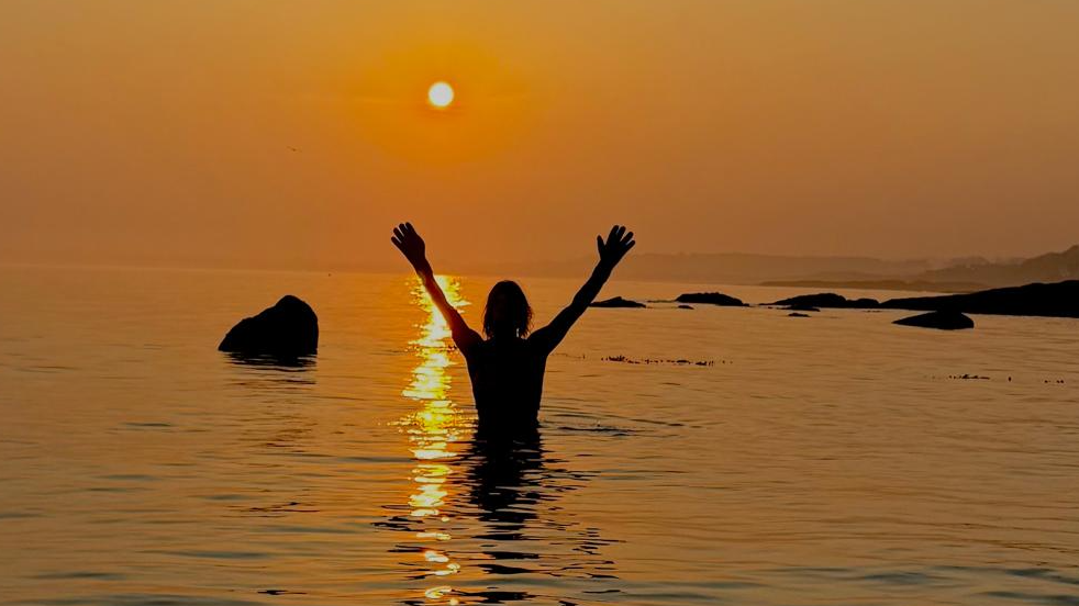 Sunrise Sauna & Sea Swim – Largo Castaway Sauna