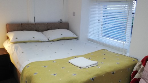 Kirkcaldy High Street Modern Apartment