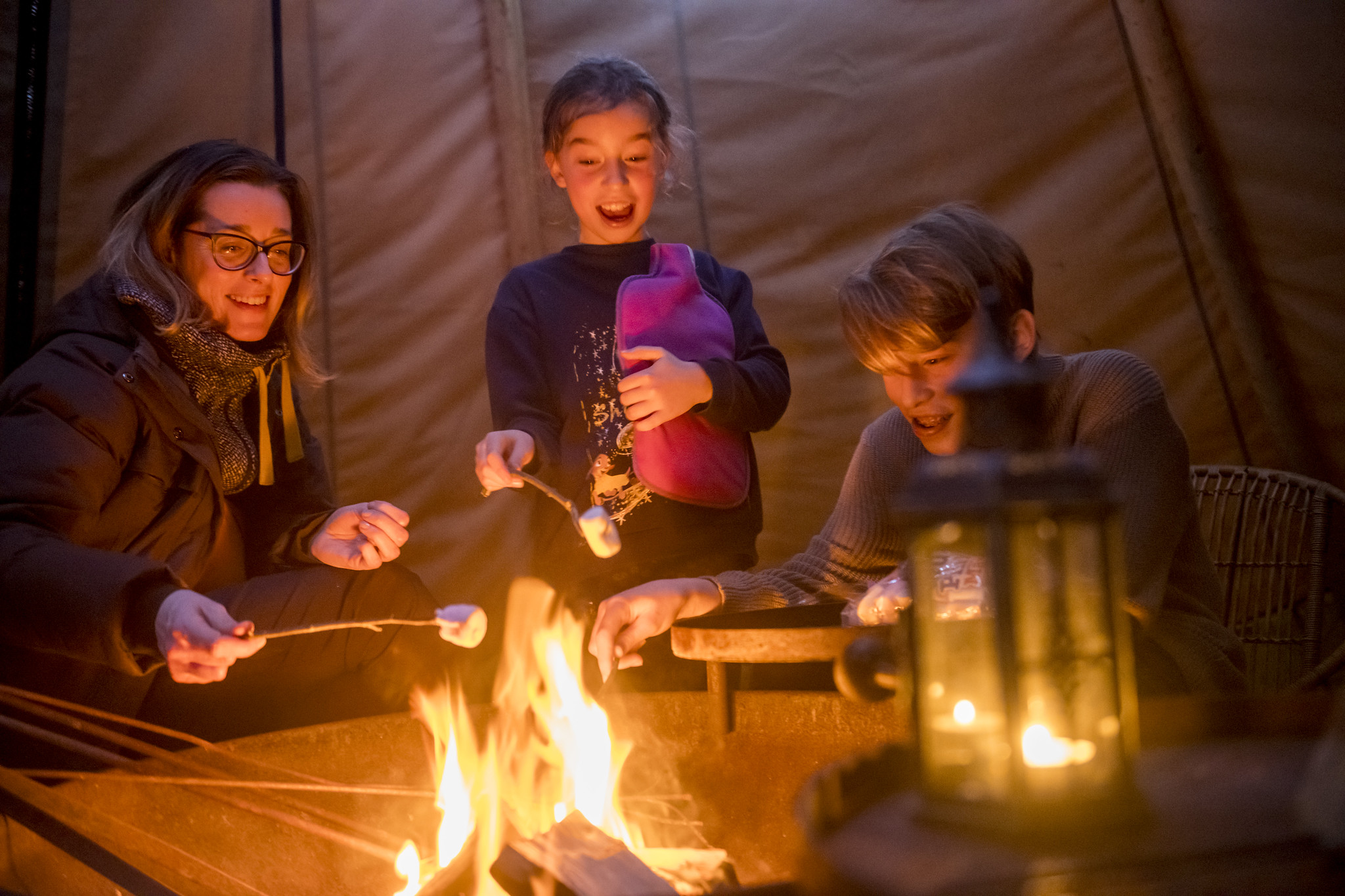 family fire off grid travel